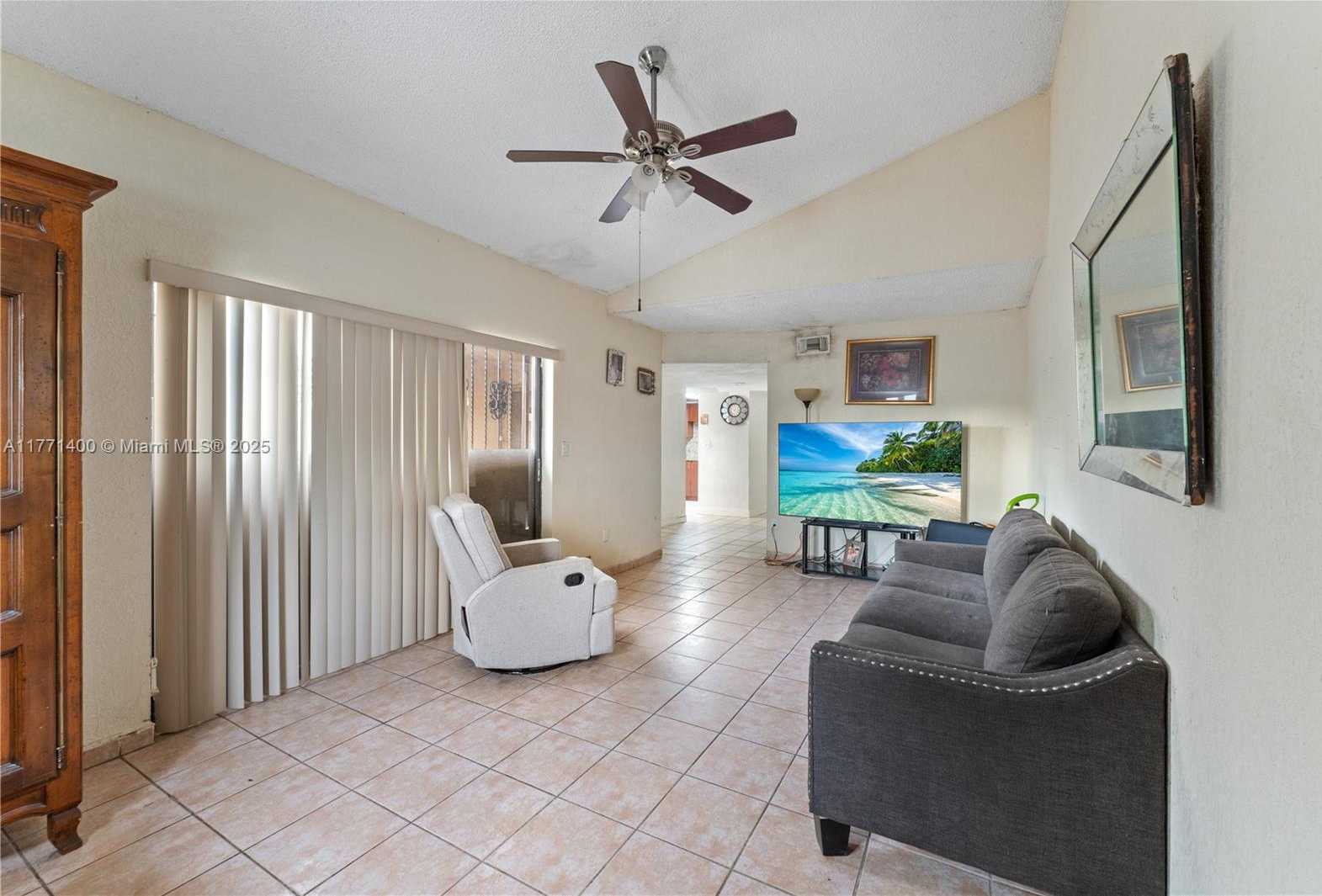Small Image of 3865 WEST 10TH DR, Hialeah Number 4