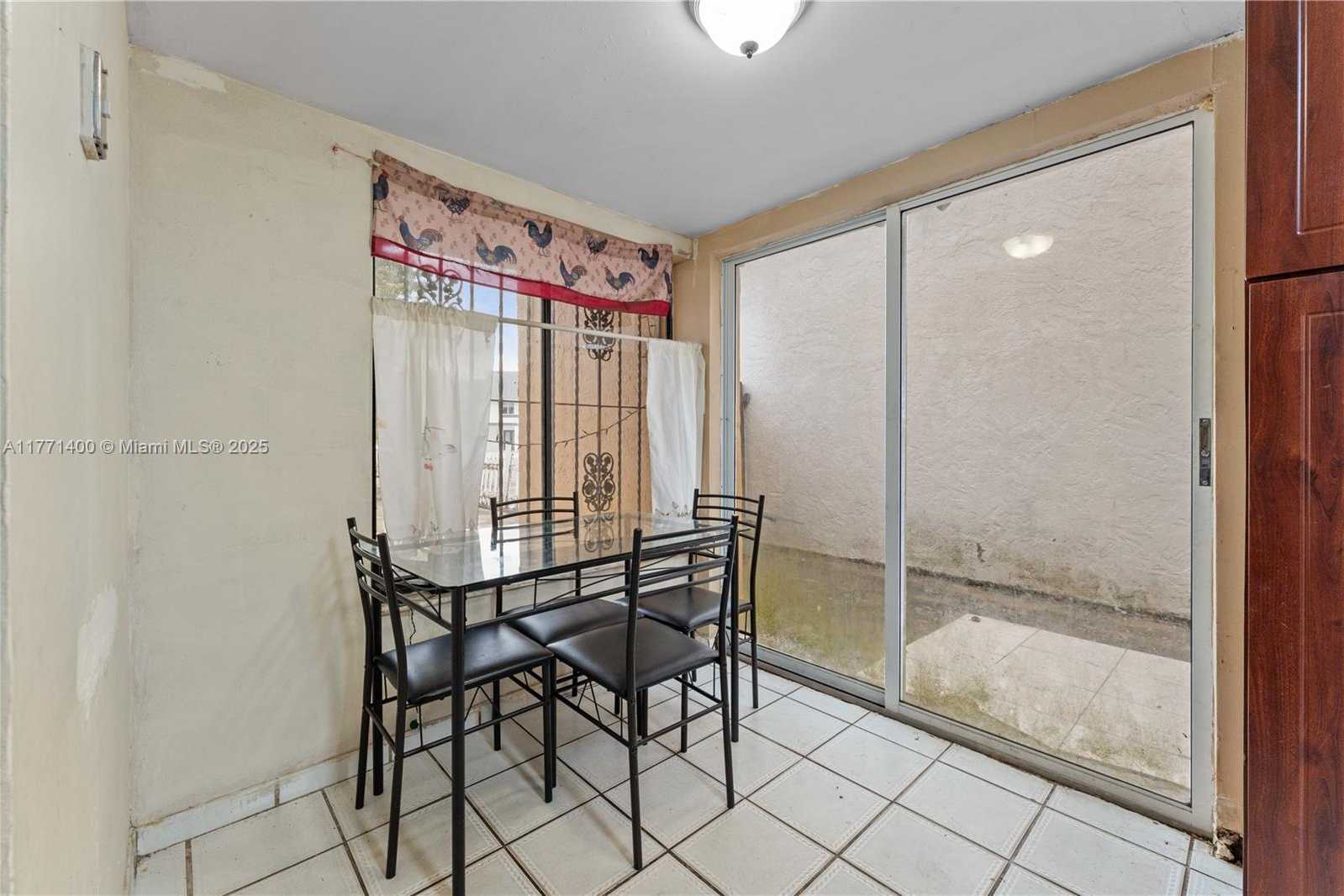 Small Image of 3865 WEST 10TH DR, Hialeah Number 6