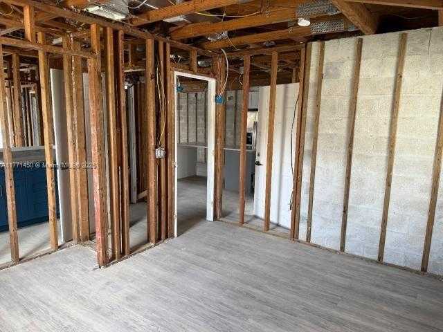 Small Image of 162 TROPICAL SHORES WAY, Fort Myers Number 15