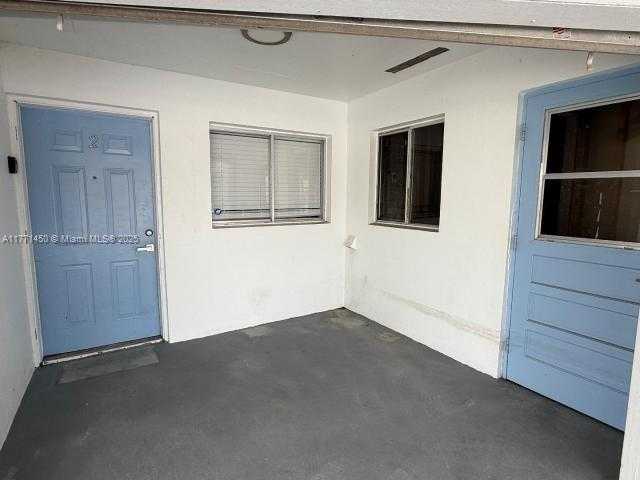 Small Image of 162 TROPICAL SHORES WAY, Fort Myers Number 2