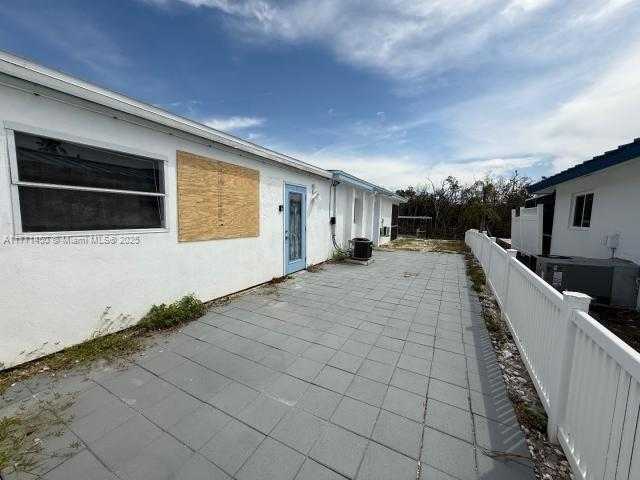 Small Image of 162 TROPICAL SHORES WAY, Fort Myers Number 23