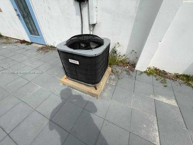Small Image of 162 TROPICAL SHORES WAY, Fort Myers Number 27