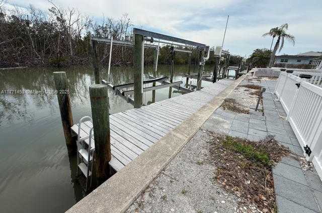 Small Image of 162 TROPICAL SHORES WAY, Fort Myers Number 31