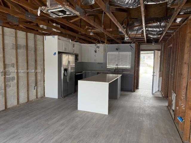 Small Image of 162 TROPICAL SHORES WAY, Fort Myers Number 4