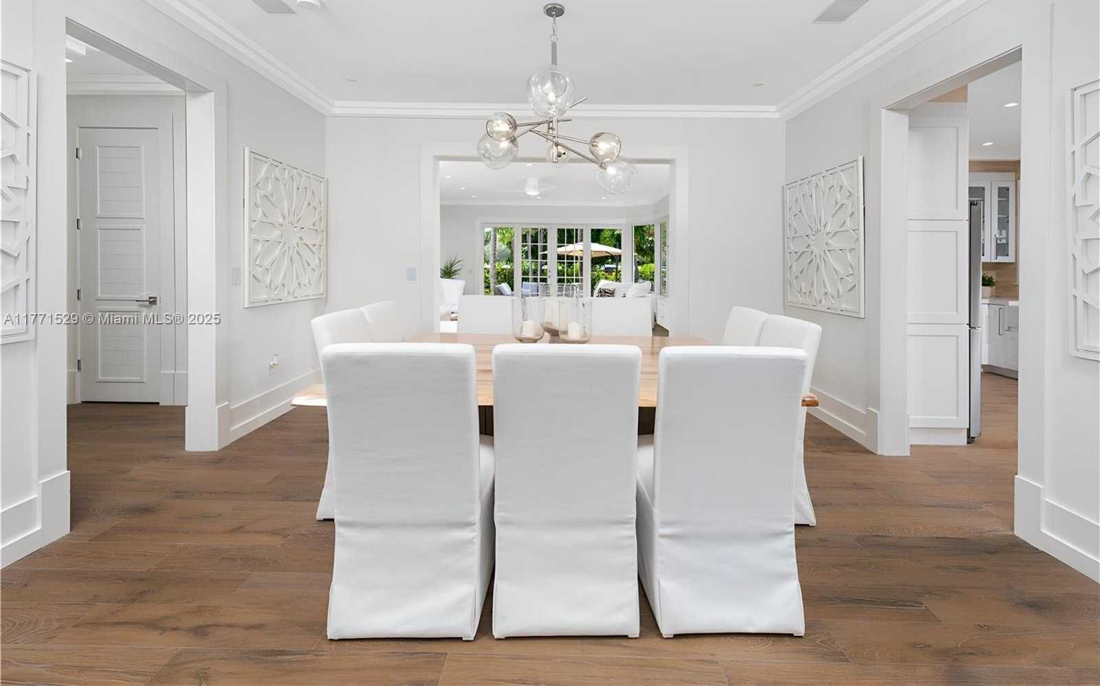 Small Image of 2575 PINE TREE DR, Miami Beach Number 7