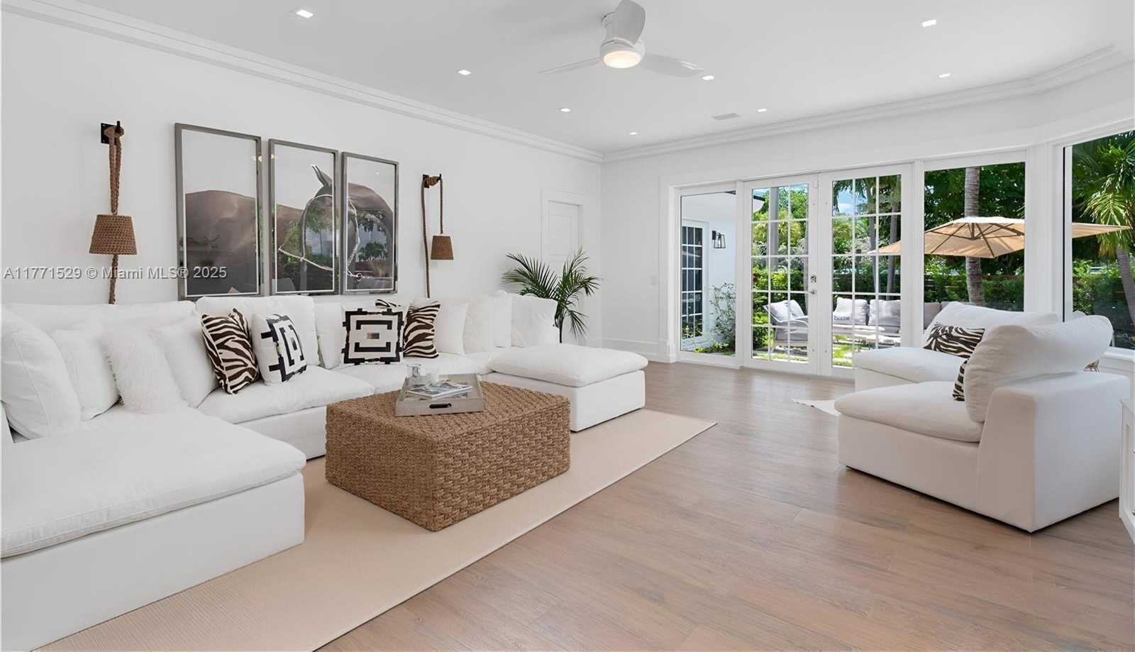 Small Image of 2575 PINE TREE DR, Miami Beach Number 9