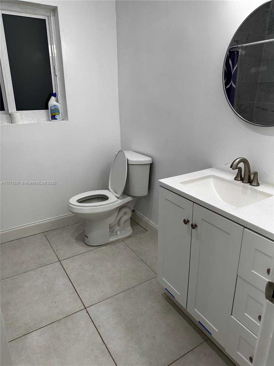 Small Image of 2444 PLUNKETT, Hollywood Number 12
