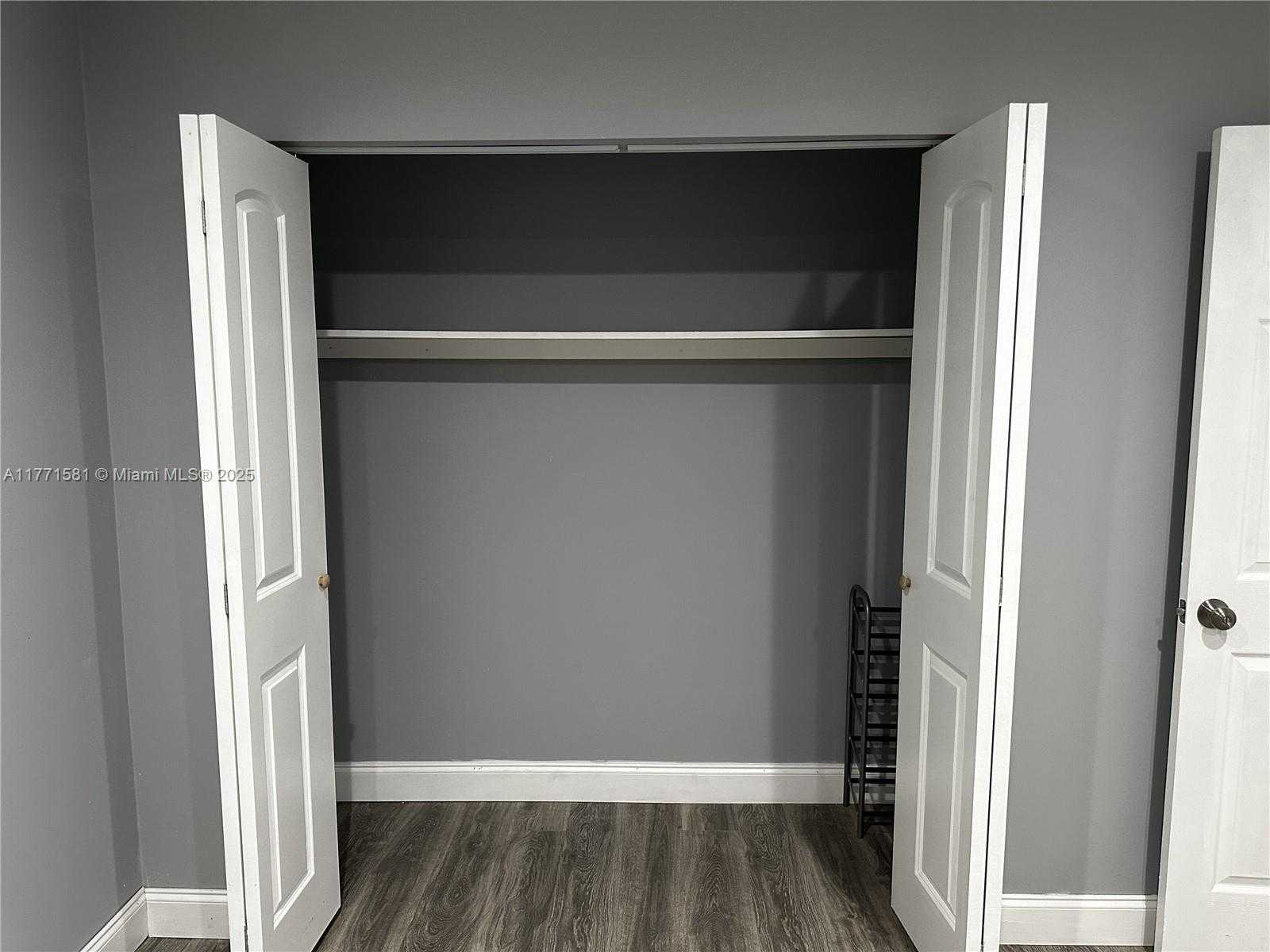 Small Image of 2444 PLUNKETT, Hollywood Number 13