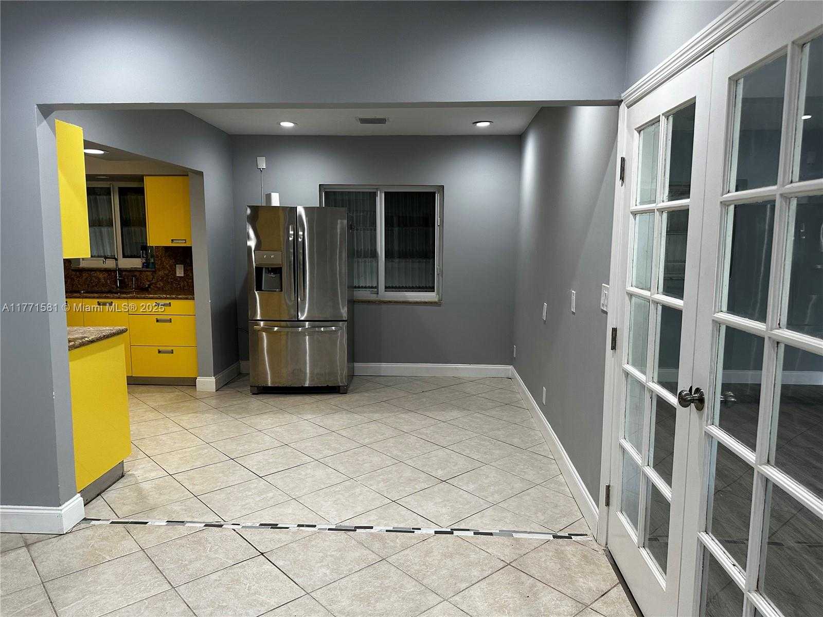 Small Image of 2444 PLUNKETT, Hollywood Number 5