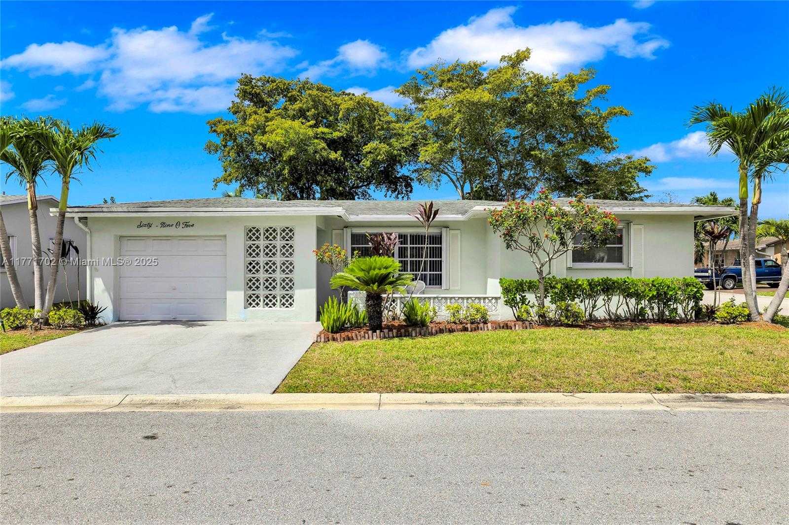 Small Image of 6905 NORTH WEST 17TH ST, Margate Number 2