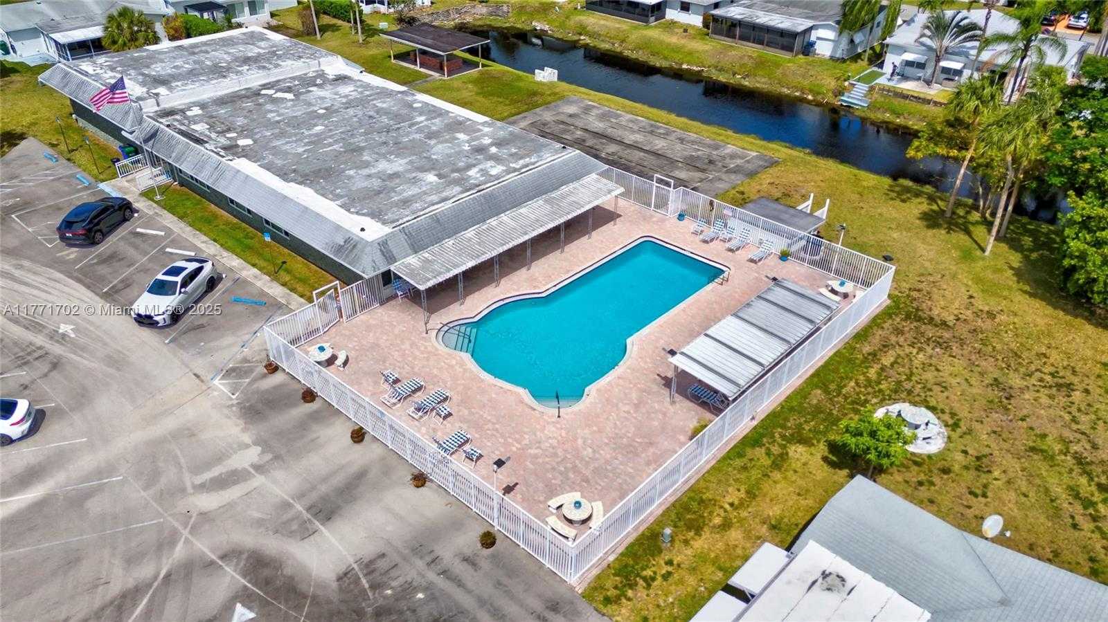 Small Image of 6905 NORTH WEST 17TH ST, Margate Number 38