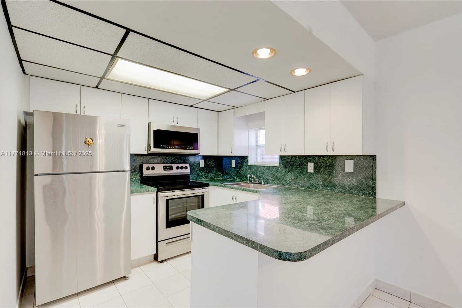 Small Image of 6288 SOUTH WEST 22ND CT, Miramar Number 11