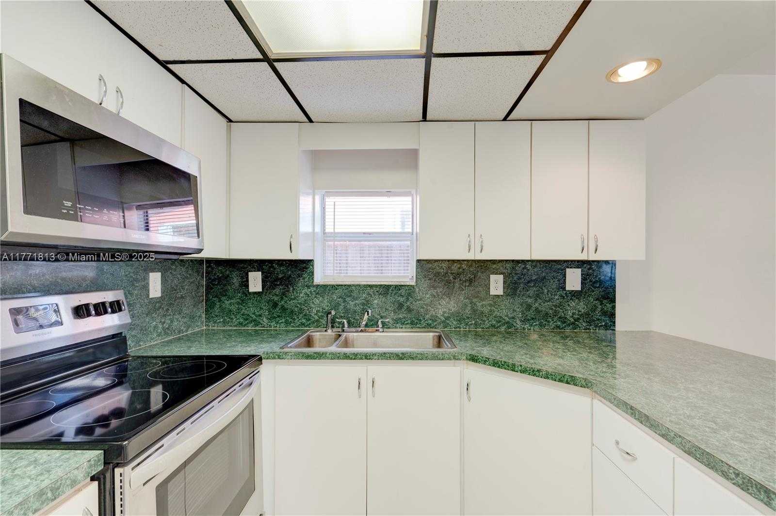 Small Image of 6288 SOUTH WEST 22ND CT, Miramar Number 12