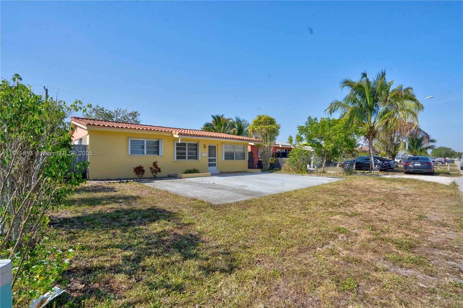 Small Image of 6288 SOUTH WEST 22ND CT, Miramar Number 2