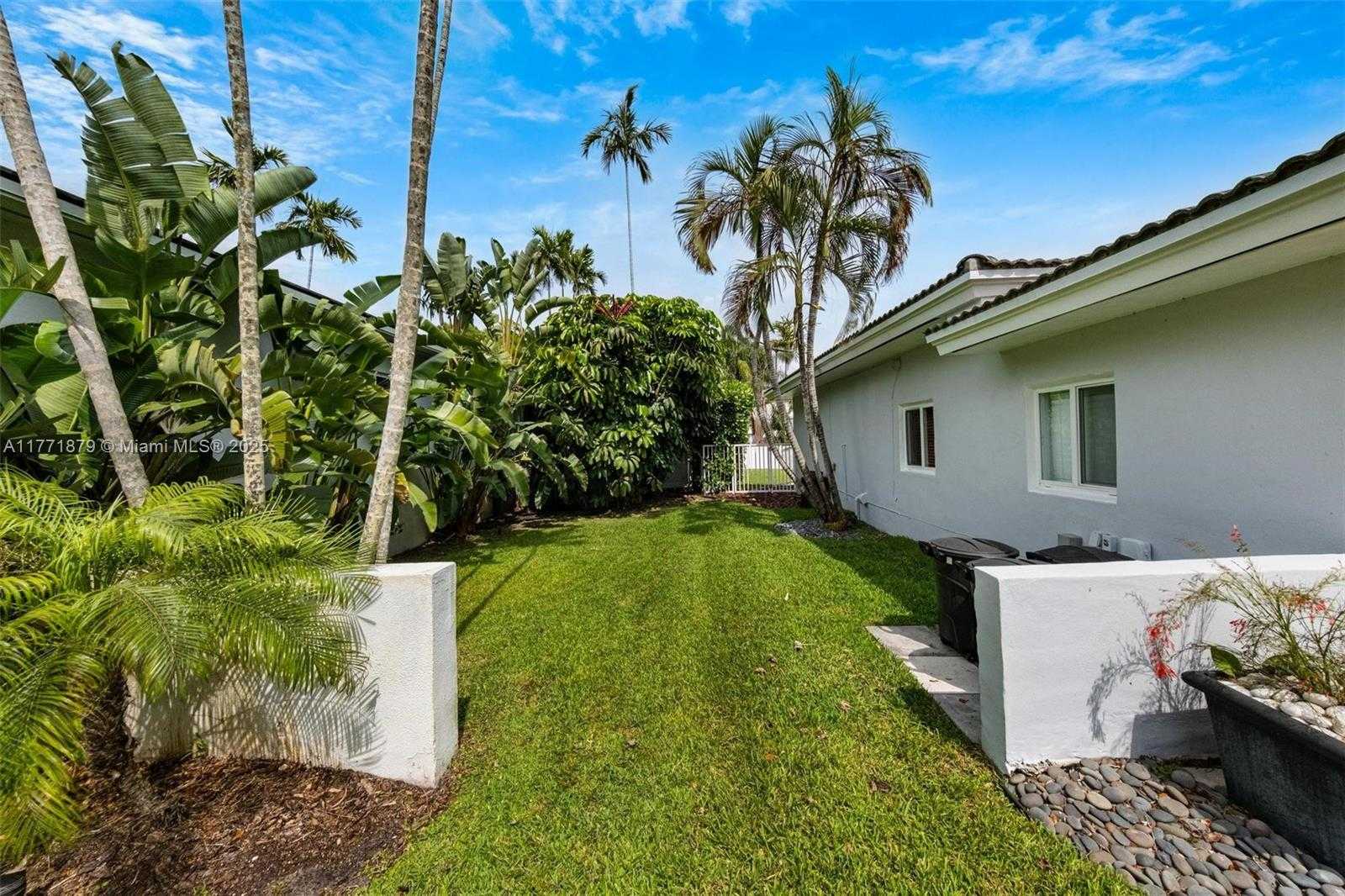 Small Image of 1259 NORTH EAST 98TH ST, Miami Shores Number 42