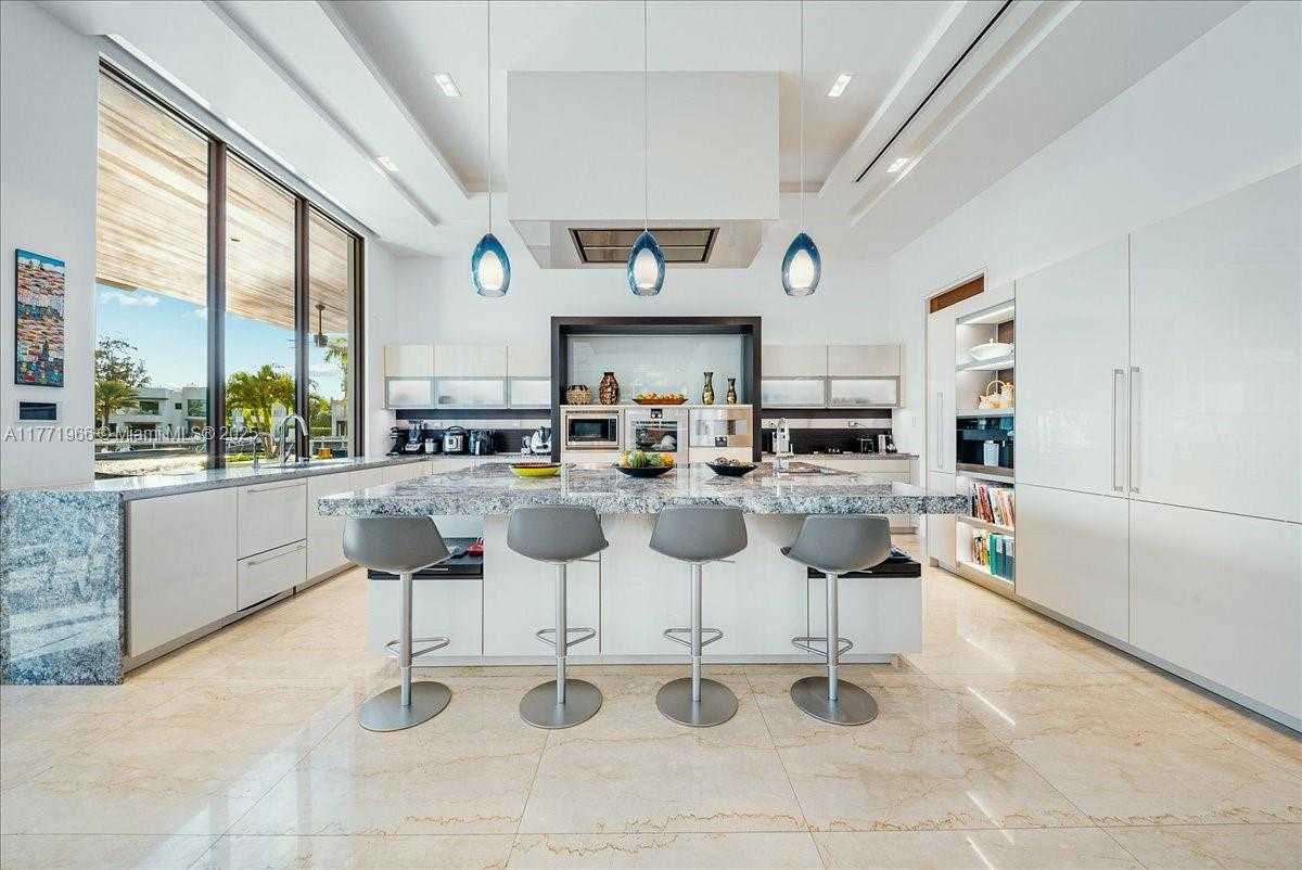 Small Image of 20 COMPASS ISLE, Fort Lauderdale Number 16