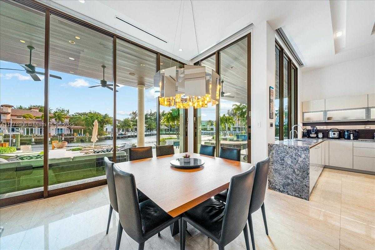 Small Image of 20 COMPASS ISLE, Fort Lauderdale Number 18