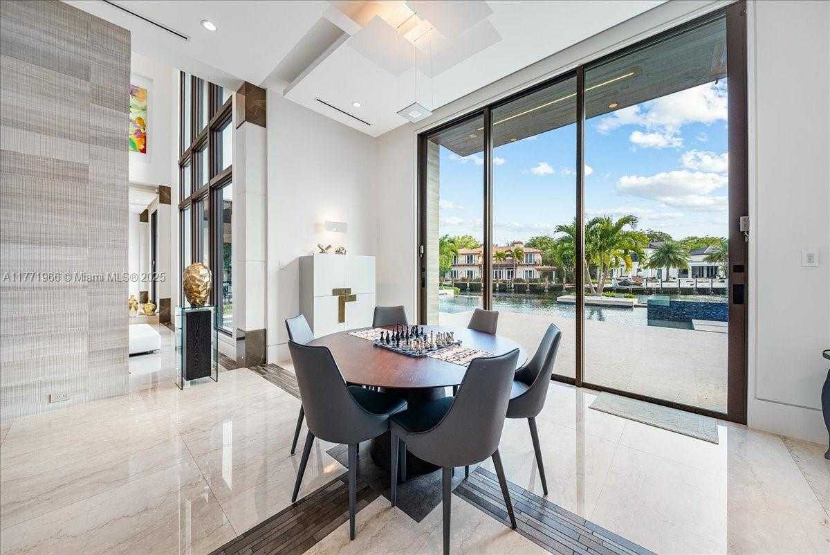 Small Image of 20 COMPASS ISLE, Fort Lauderdale Number 19