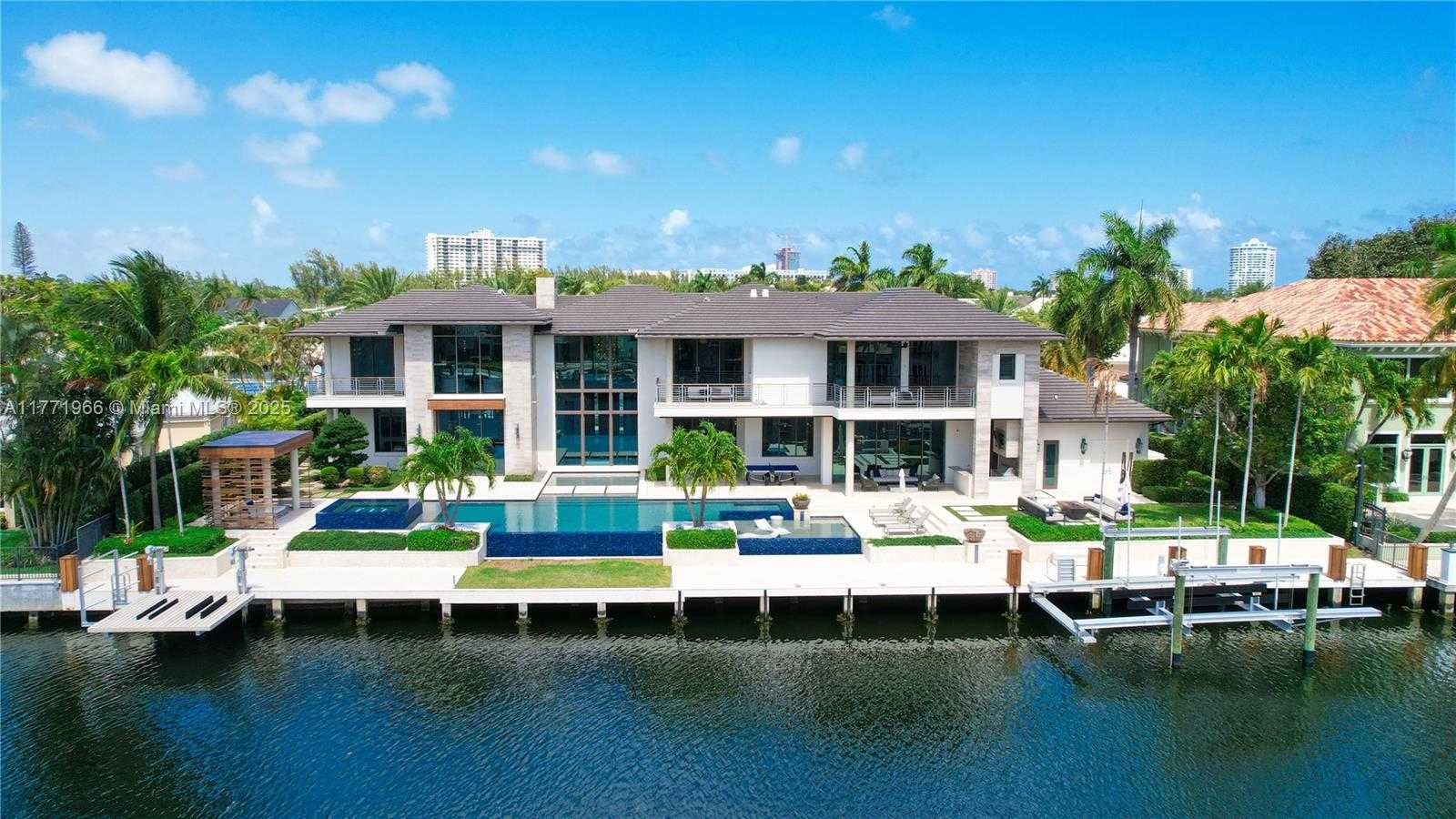 Small Image of 20 COMPASS ISLE, Fort Lauderdale Number 2