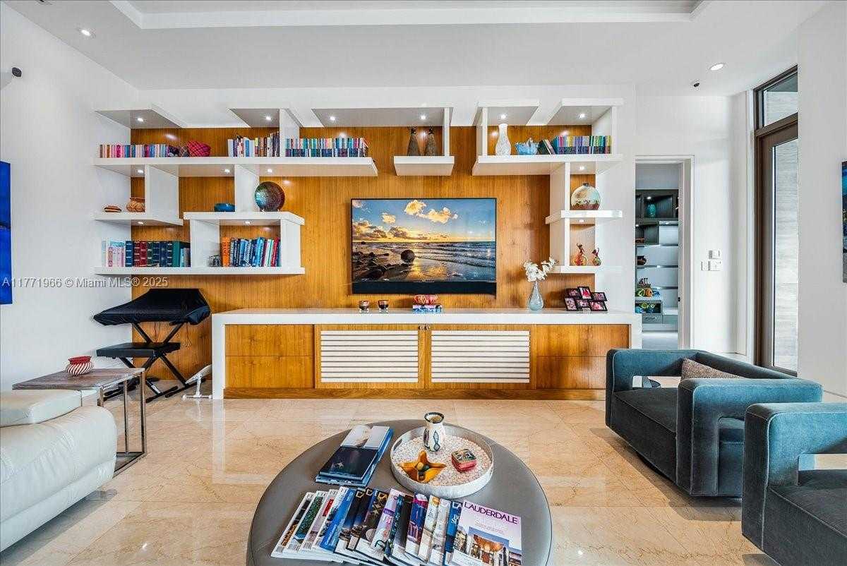 Small Image of 20 COMPASS ISLE, Fort Lauderdale Number 21