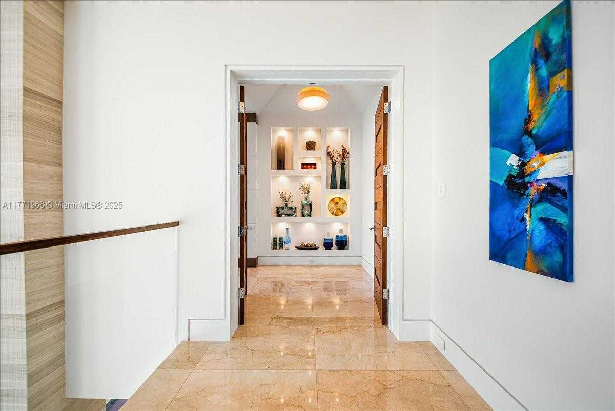 Small Image of 20 COMPASS ISLE, Fort Lauderdale Number 27