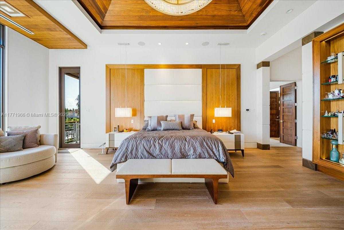 Small Image of 20 COMPASS ISLE, Fort Lauderdale Number 28