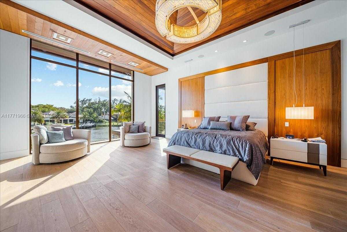 Small Image of 20 COMPASS ISLE, Fort Lauderdale Number 29