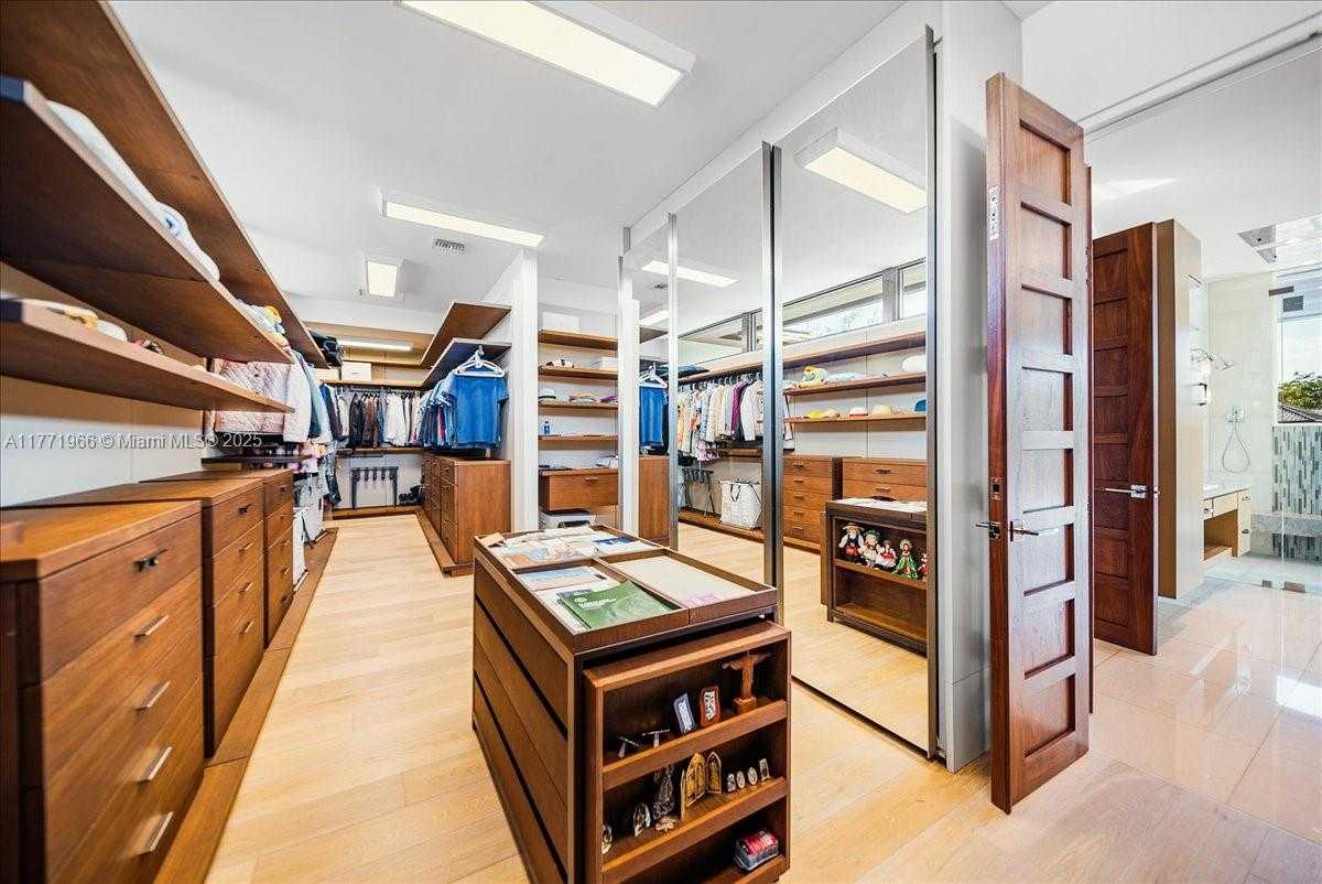 Small Image of 20 COMPASS ISLE, Fort Lauderdale Number 33