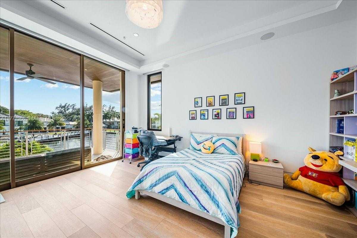 Small Image of 20 COMPASS ISLE, Fort Lauderdale Number 35