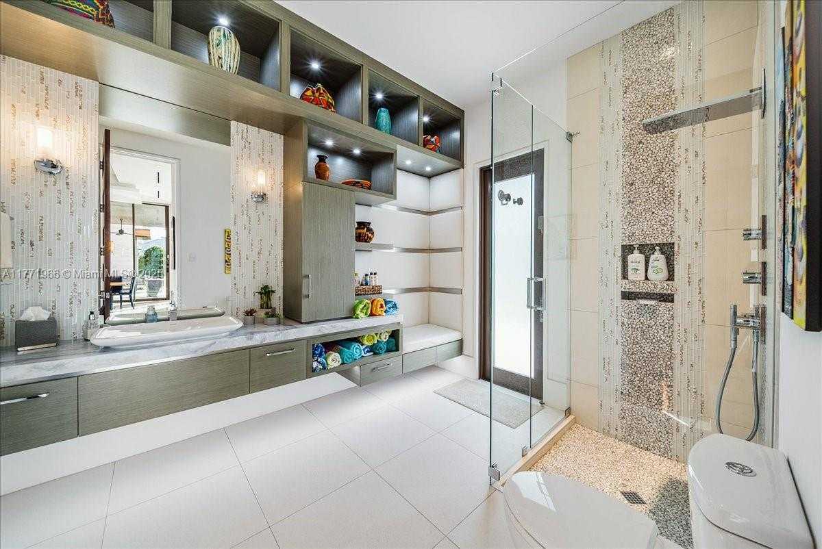 Small Image of 20 COMPASS ISLE, Fort Lauderdale Number 39