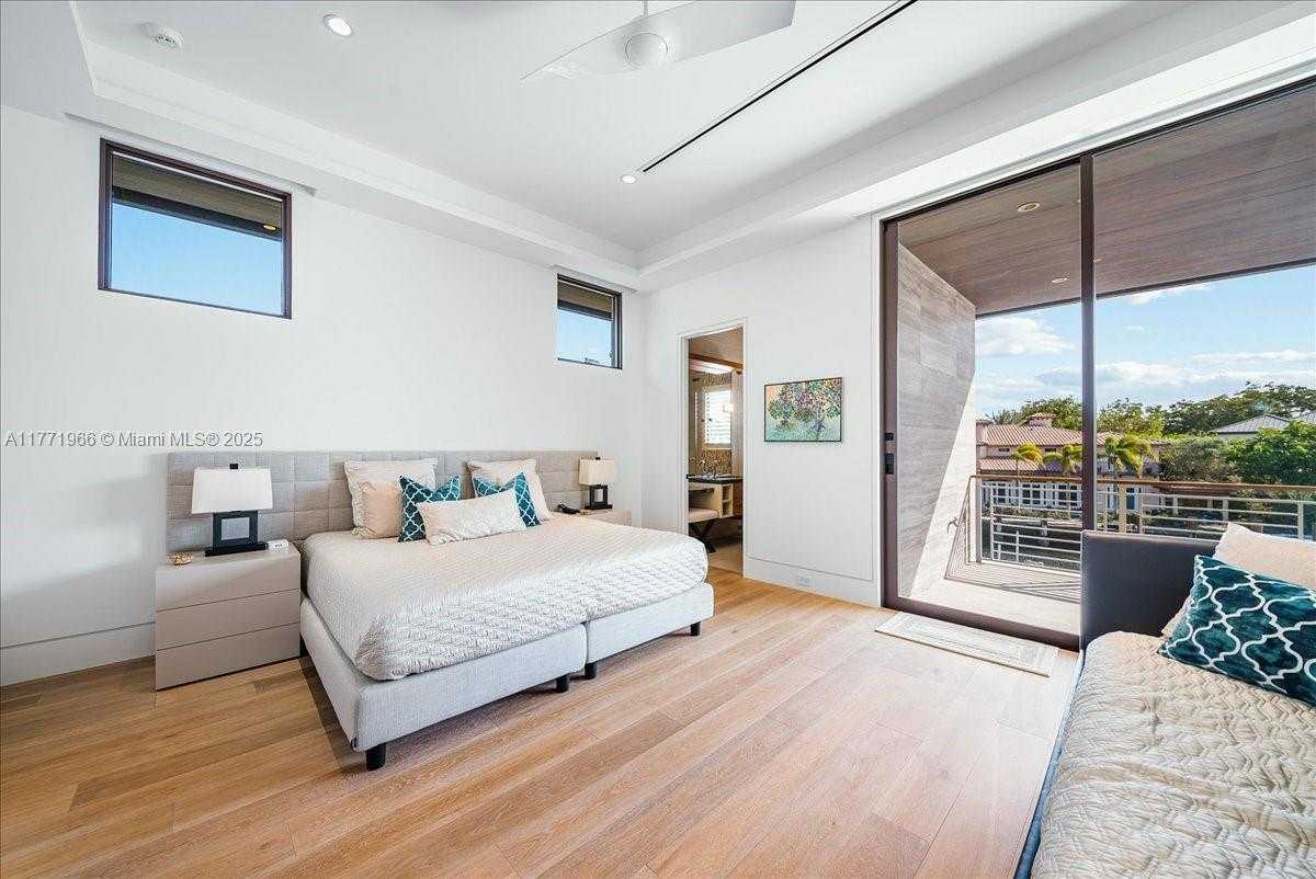 Small Image of 20 COMPASS ISLE, Fort Lauderdale Number 40