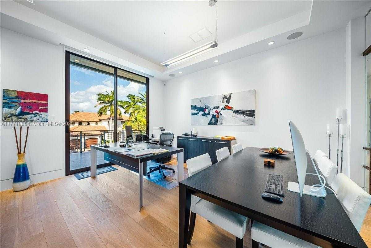 Small Image of 20 COMPASS ISLE, Fort Lauderdale Number 43