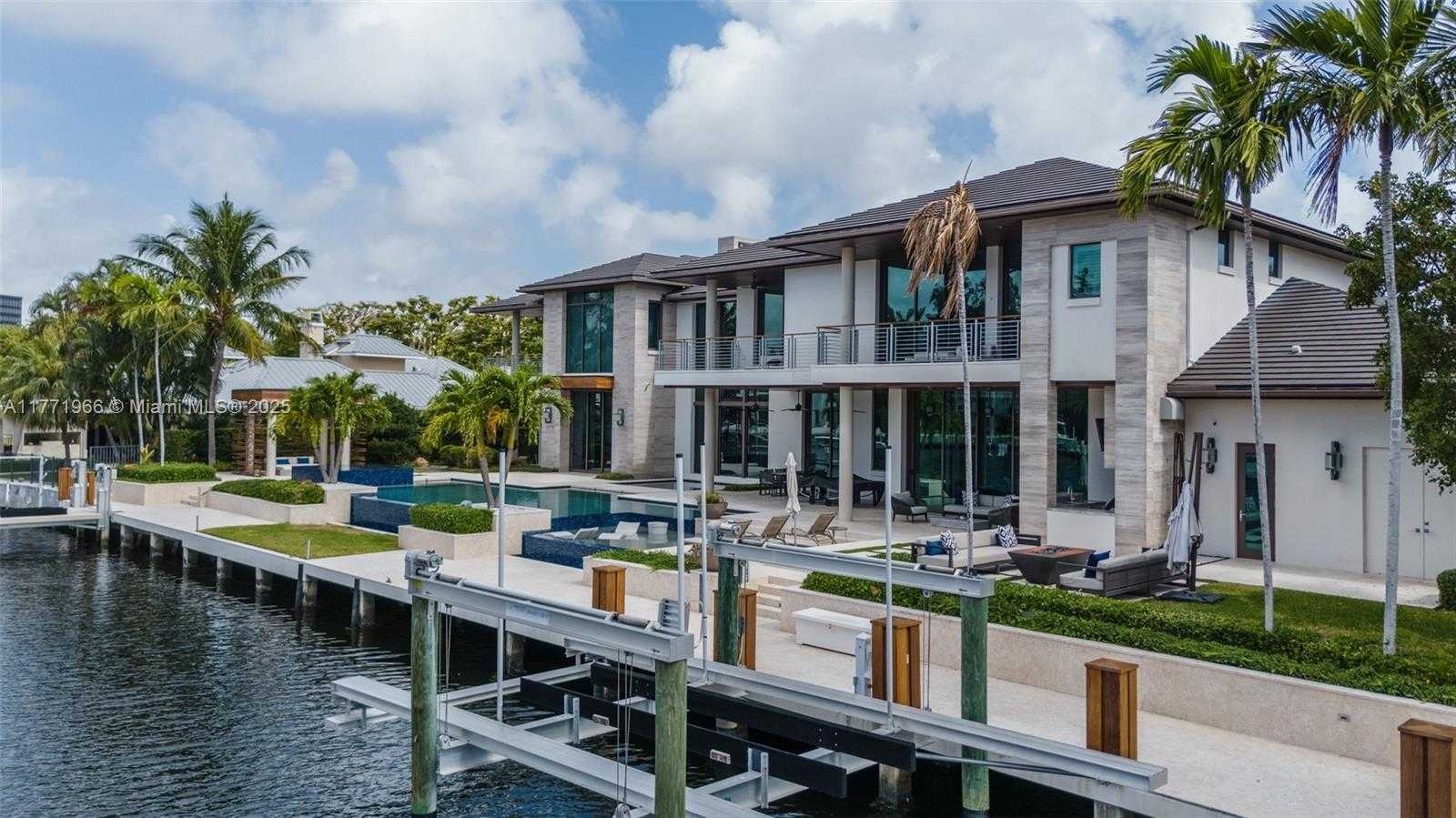 Small Image of 20 COMPASS ISLE, Fort Lauderdale Number 47