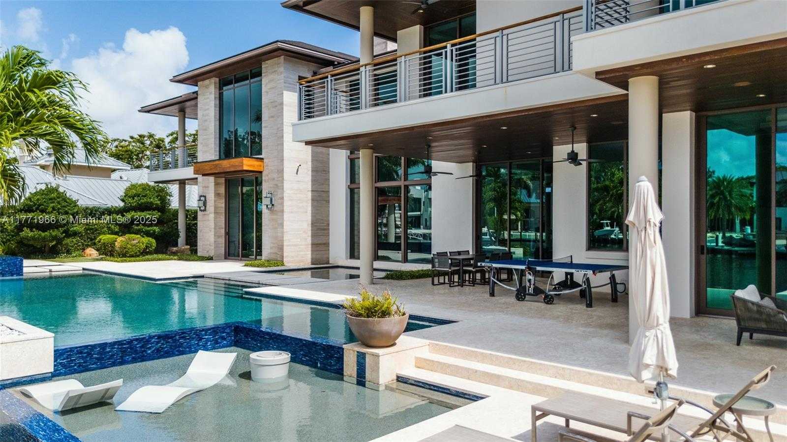 Small Image of 20 COMPASS ISLE, Fort Lauderdale Number 48