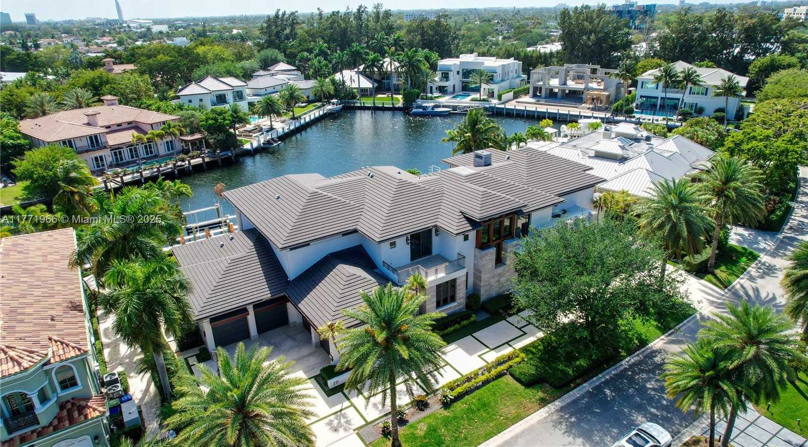 Small Image of 20 COMPASS ISLE, Fort Lauderdale Number 57