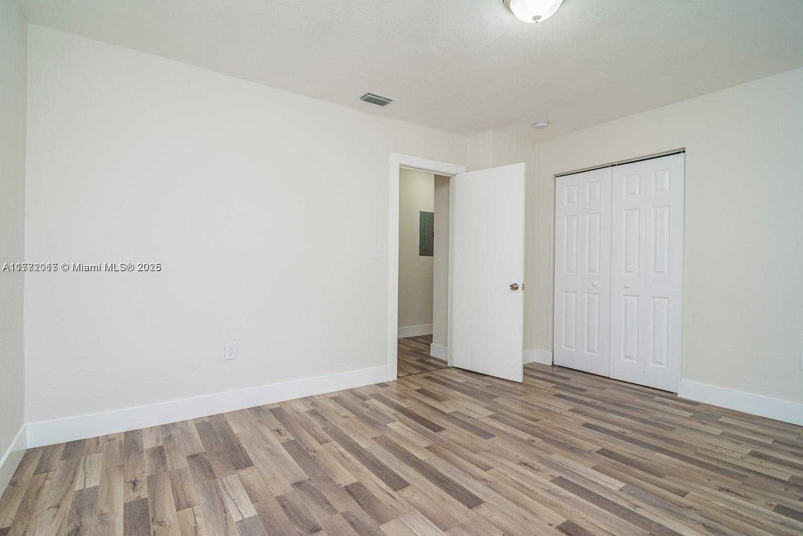 Small Image of 2542 FILLMORE ST, Hollywood Number 14