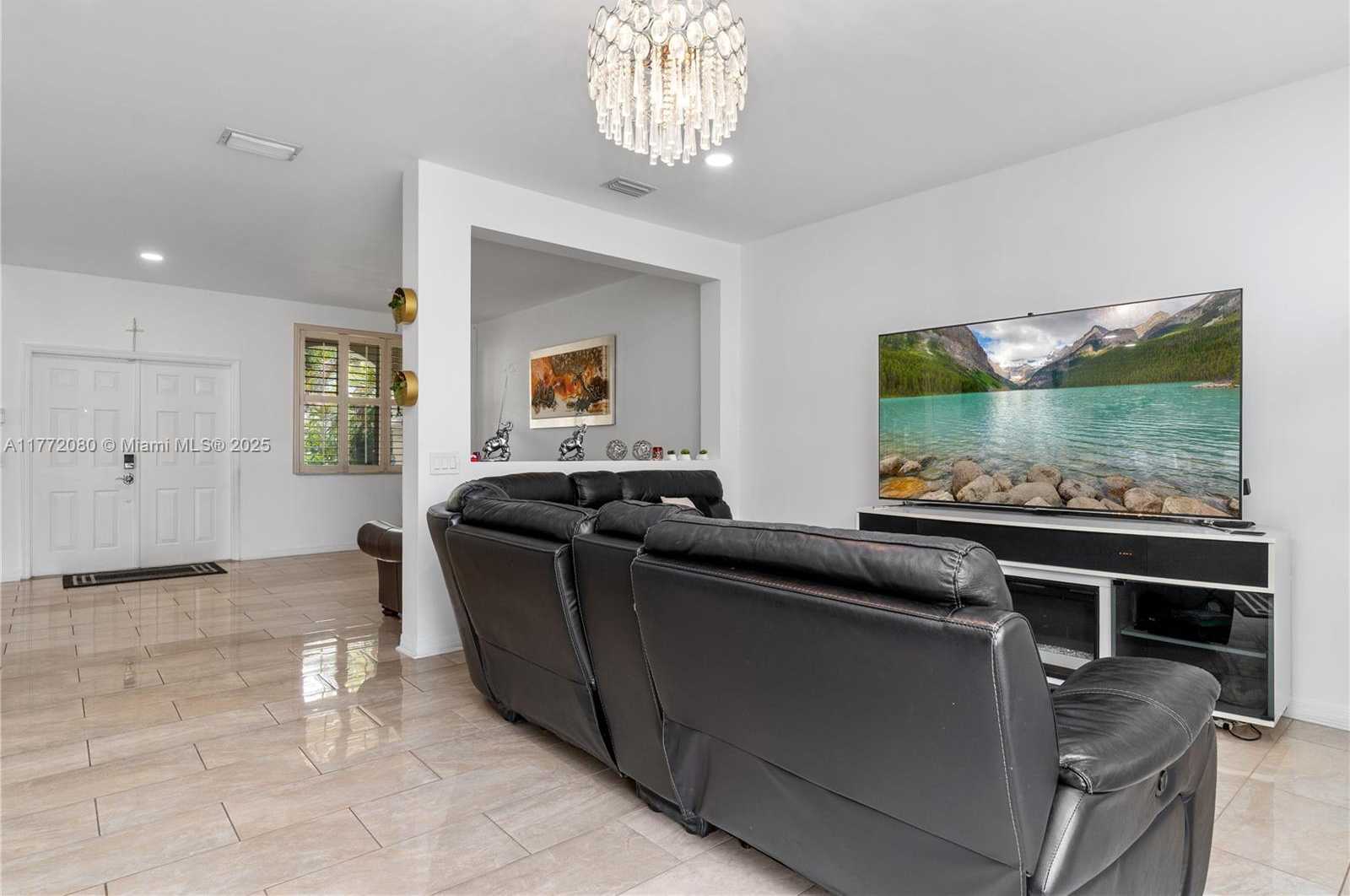 Small Image of 4491 FOXTAIL LN, Weston Number 16