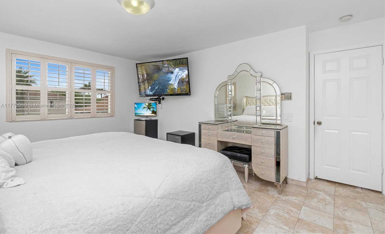 Small Image of 4491 FOXTAIL LN, Weston Number 22