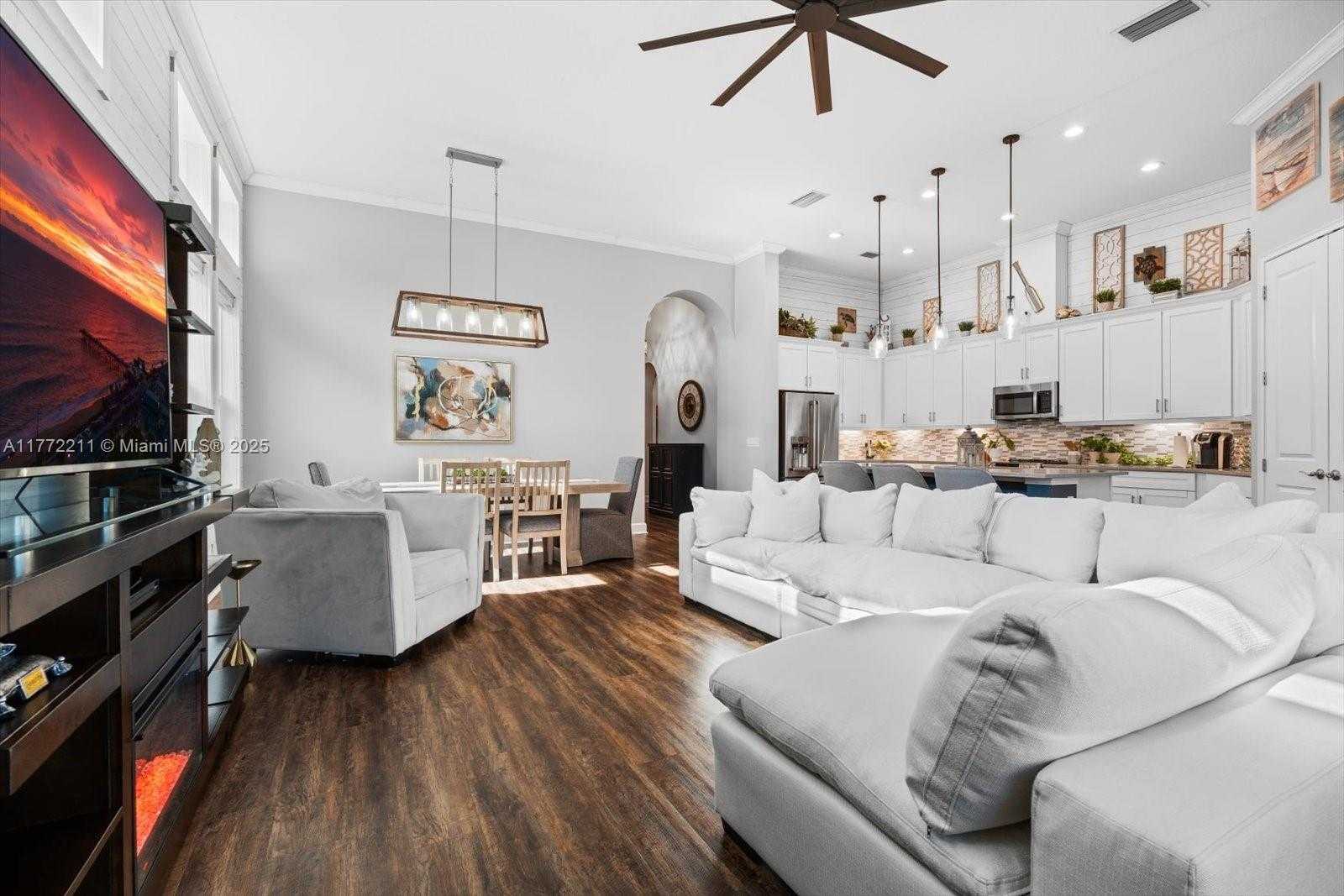 Small Image of 6281 WOODHAVEN VILLAGE DRIVE, Port Orange Number 9