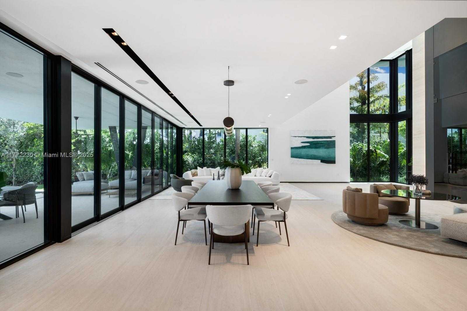 Small Image of 5515 PINE TREE DR, Miami Beach Number 15