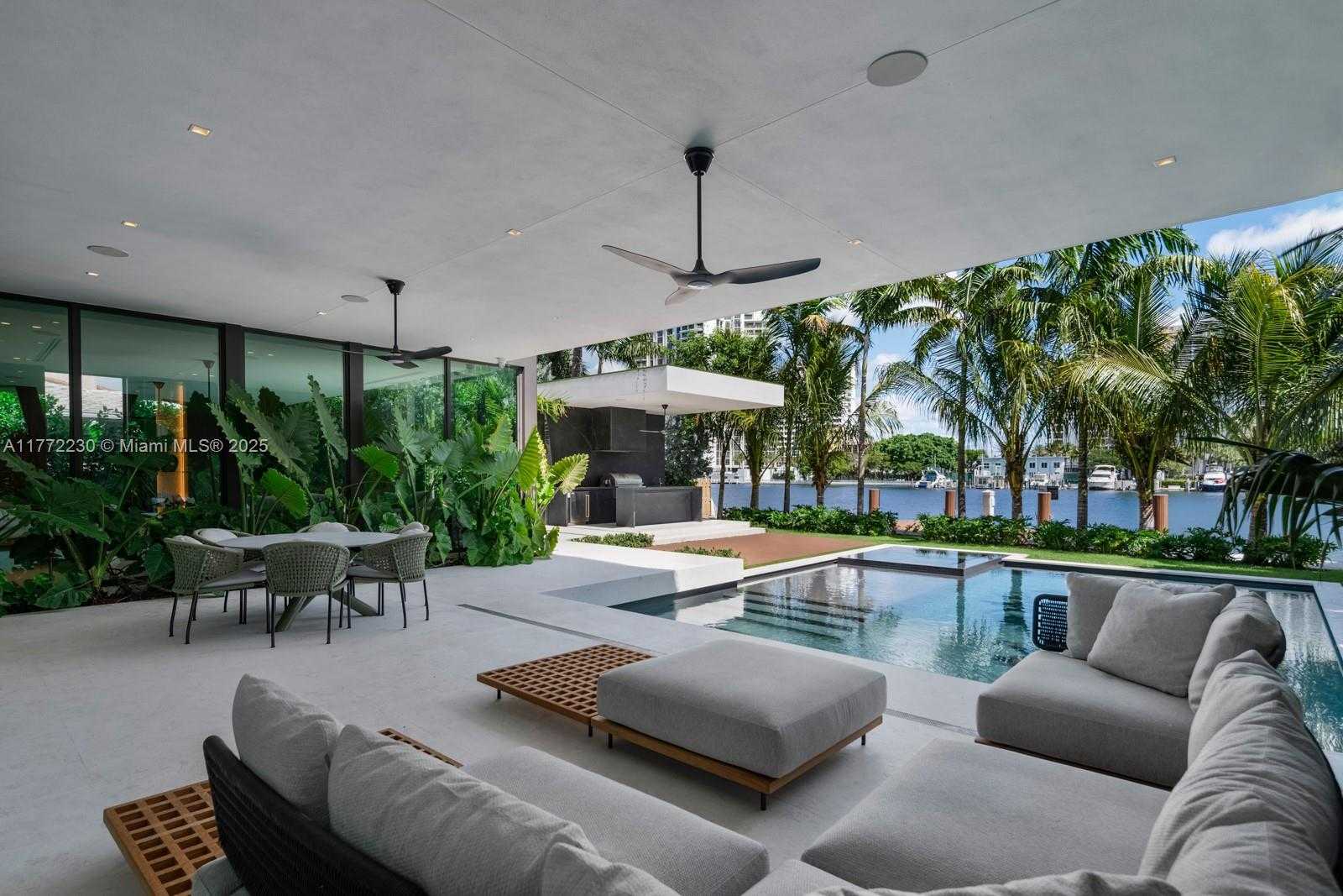 Small Image of 5515 PINE TREE DR, Miami Beach Number 17