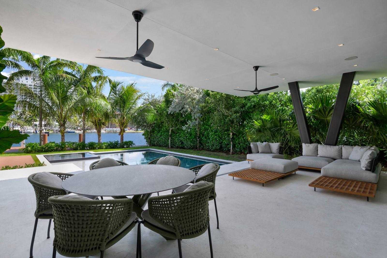 Small Image of 5515 PINE TREE DR, Miami Beach Number 18