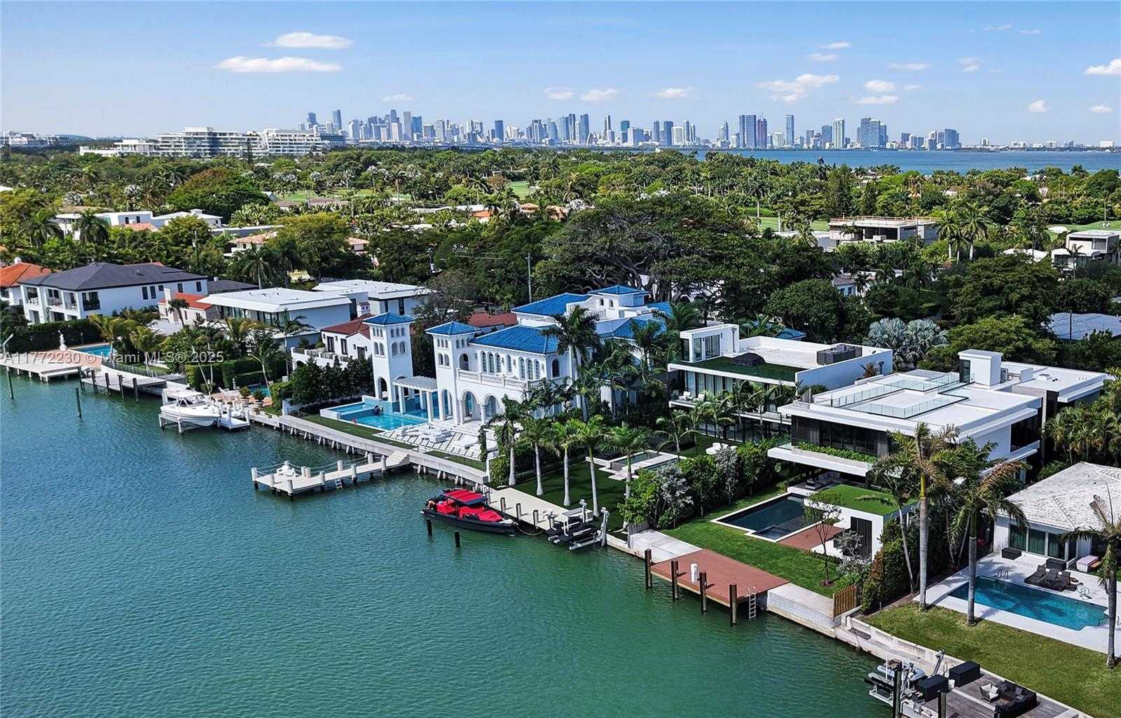 Small Image of 5515 PINE TREE DR, Miami Beach Number 3