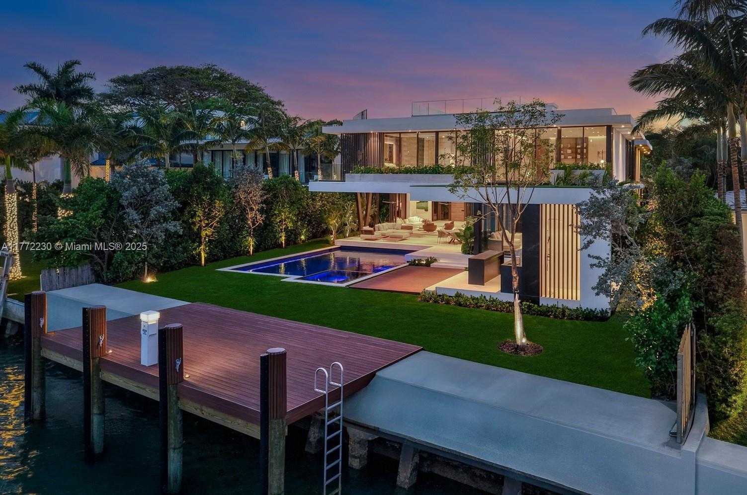 Small Image of 5515 PINE TREE DR, Miami Beach Number 47