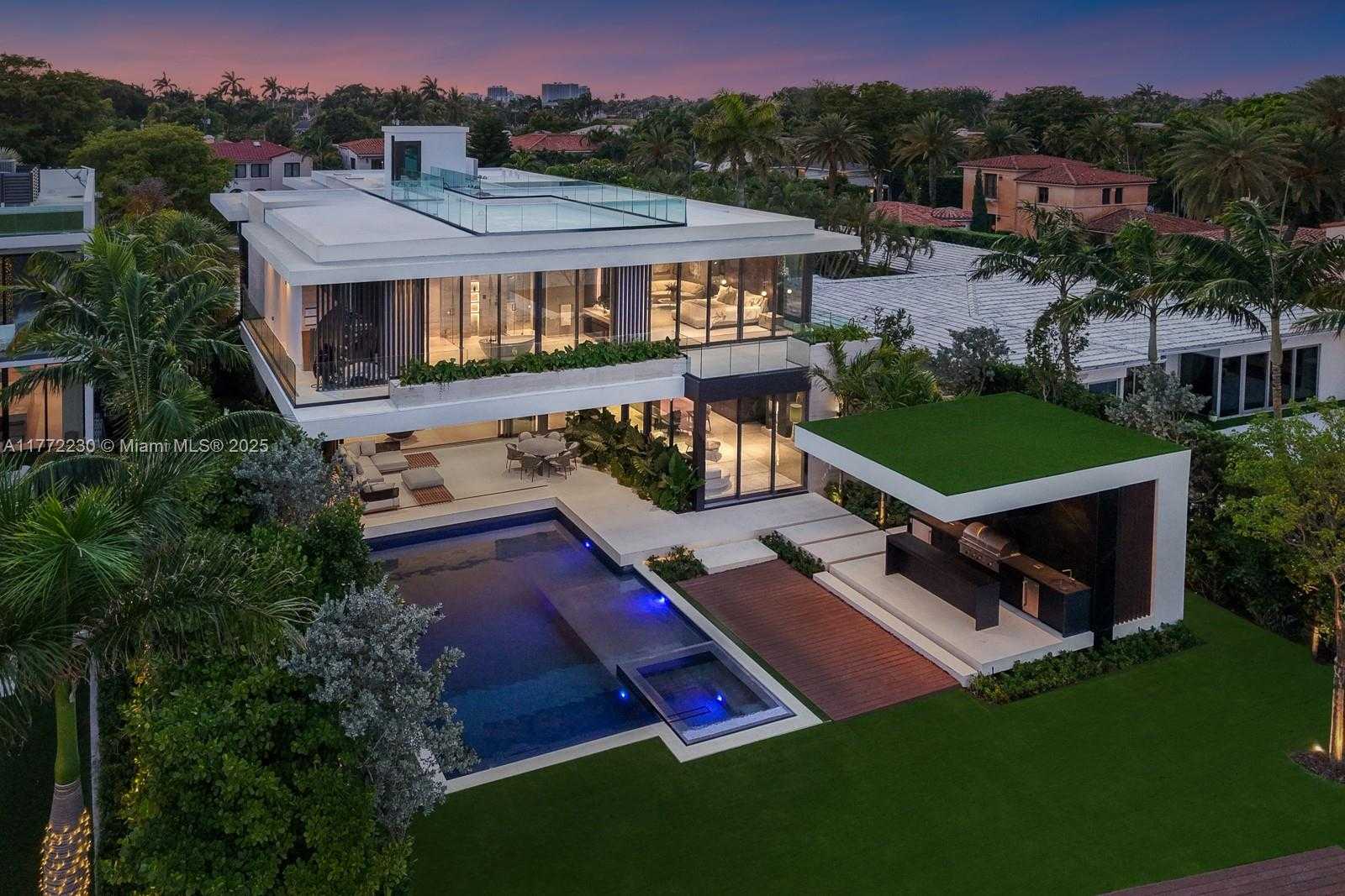 Small Image of 5515 PINE TREE DR, Miami Beach Number 48