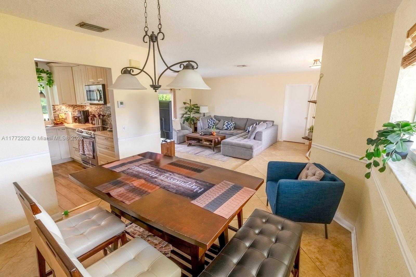 Small Image of 4421 NORTH WEST 7TH ST, Coconut Creek Number 2