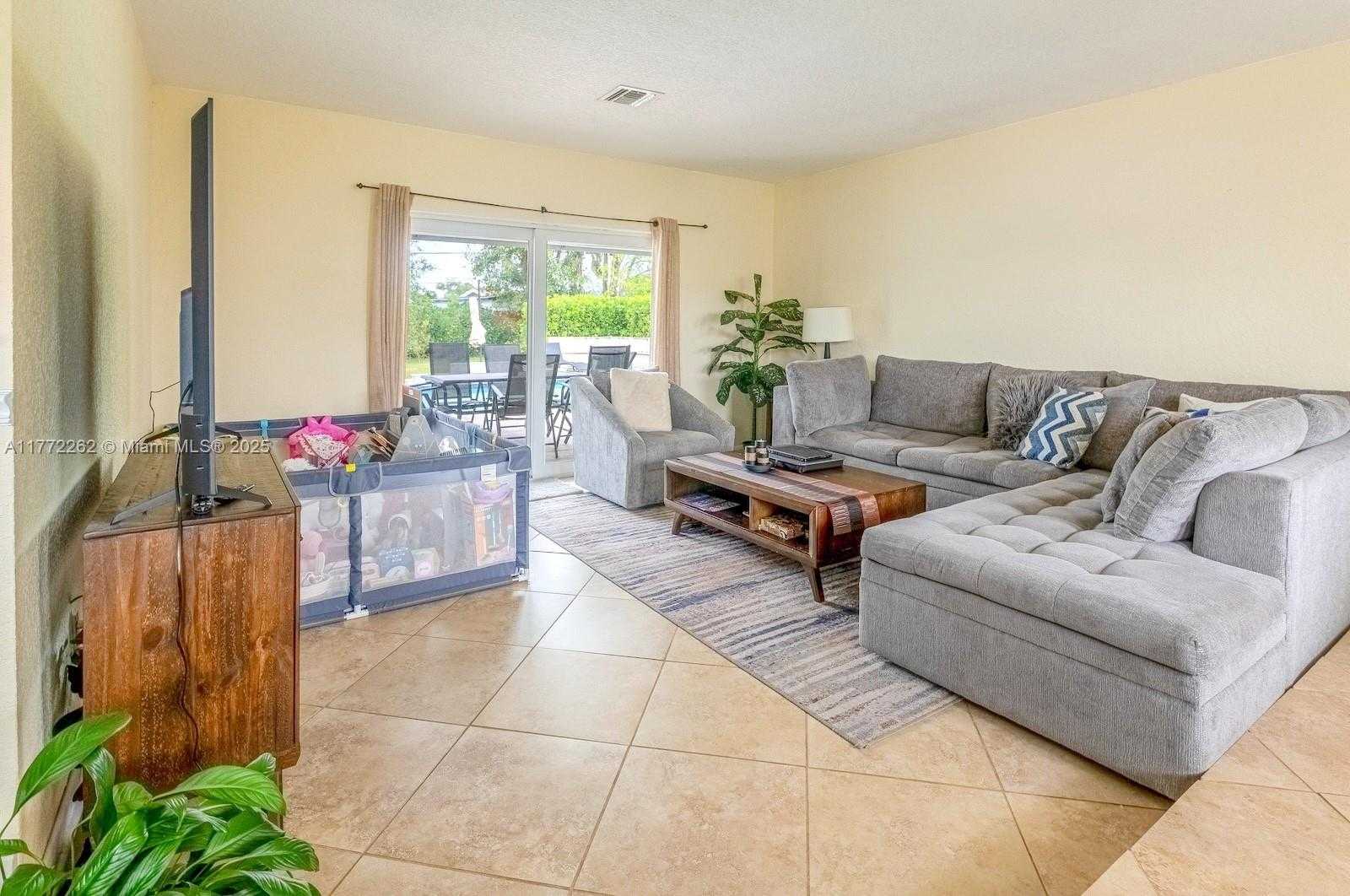 Small Image of 4421 NORTH WEST 7TH ST, Coconut Creek Number 3