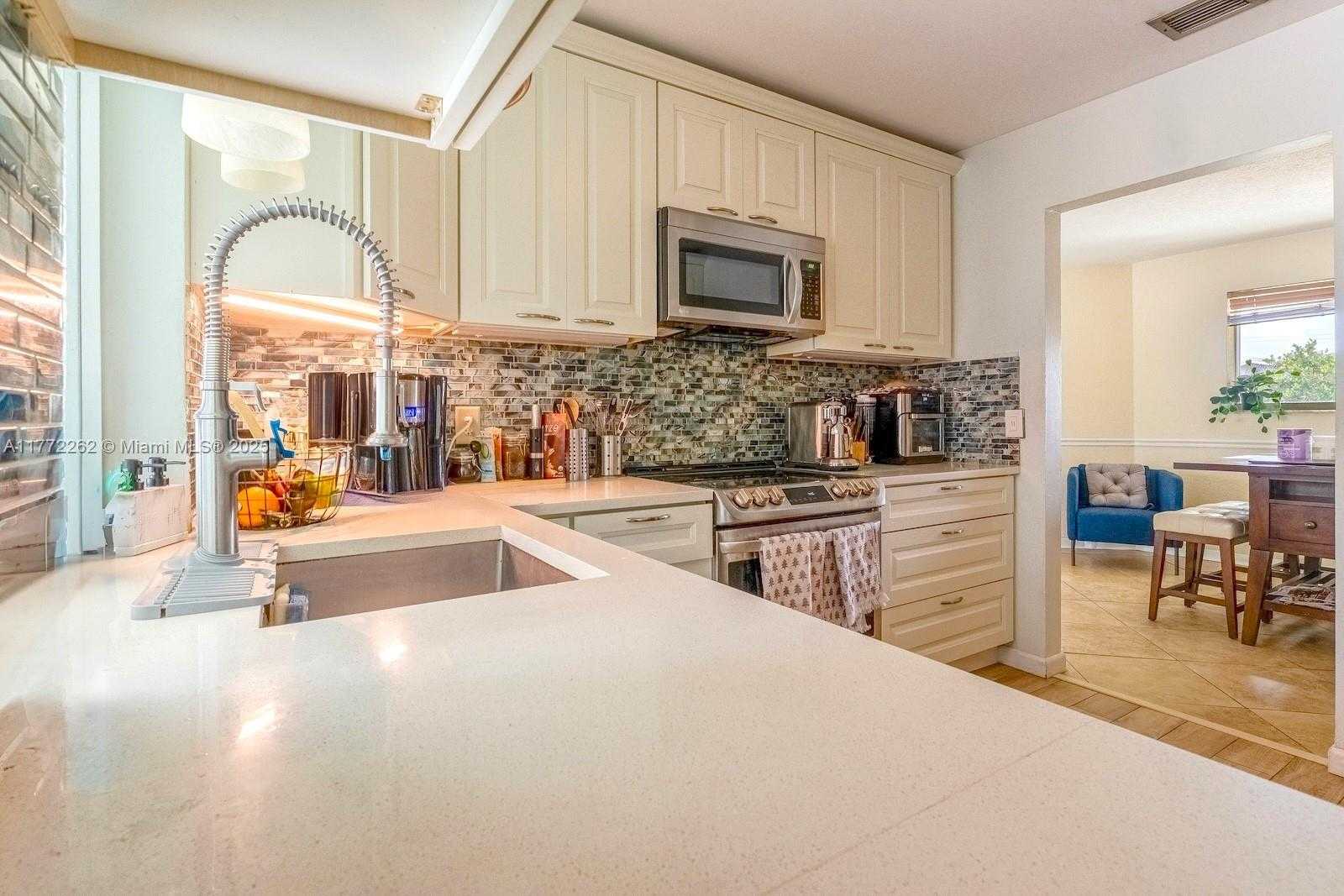 Small Image of 4421 NORTH WEST 7TH ST, Coconut Creek Number 7