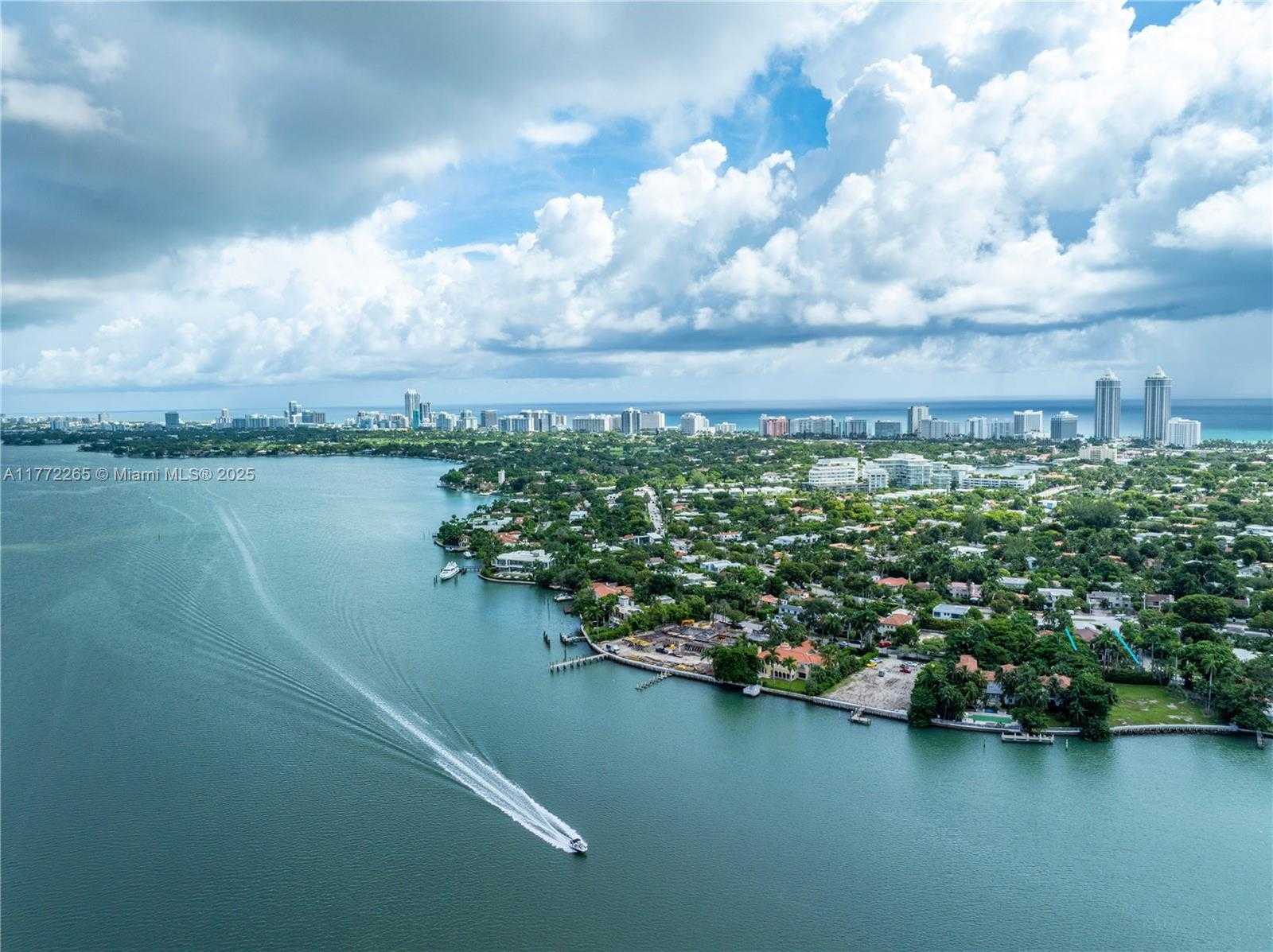 Small Image of 4501 NORTH BAY RD, Miami Beach Number 13