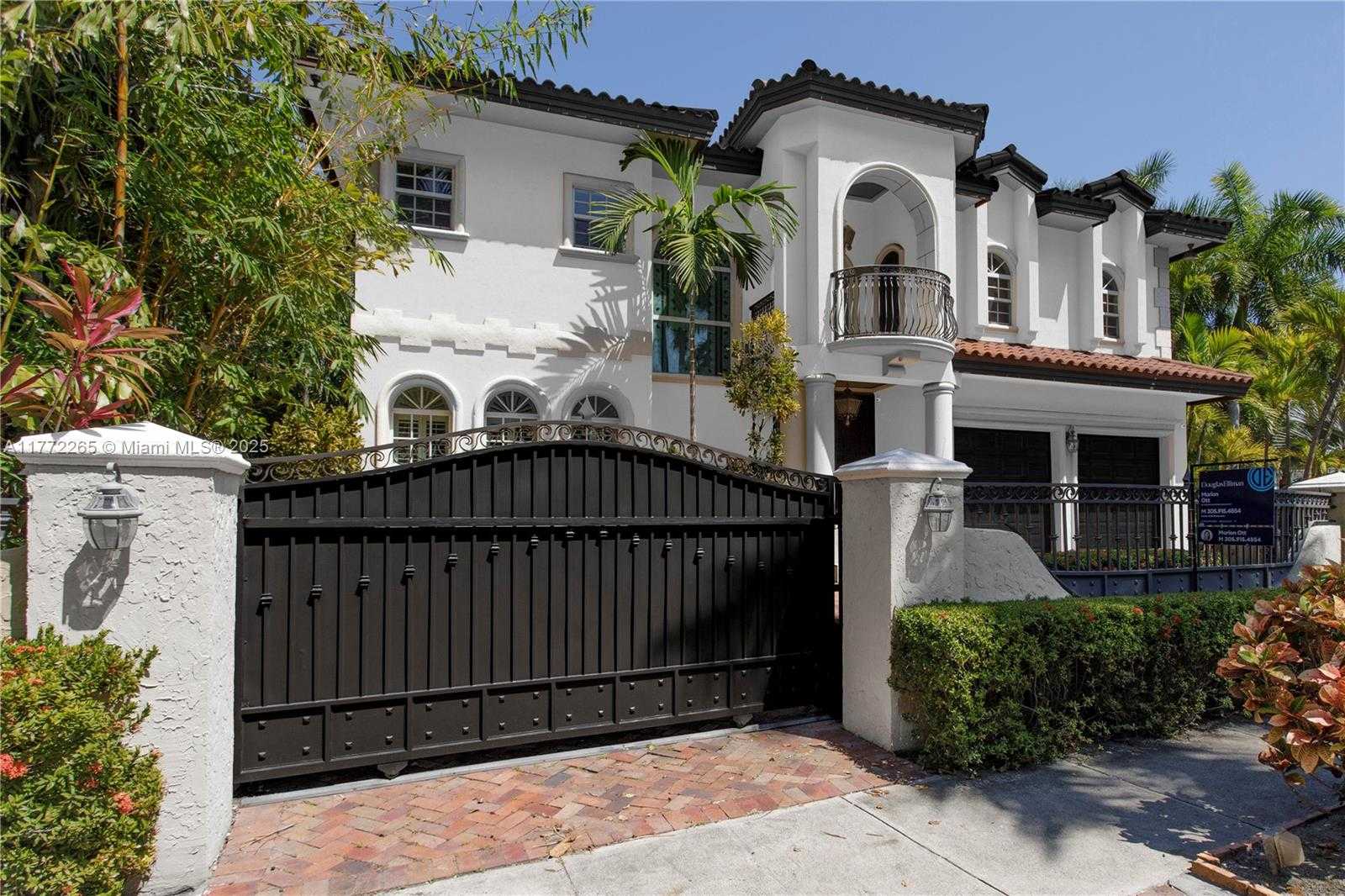 Small Image of 4501 NORTH BAY RD, Miami Beach Number 2